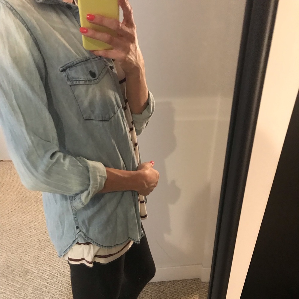 GAP 1969 chambray shirt - Picture 2 of 5